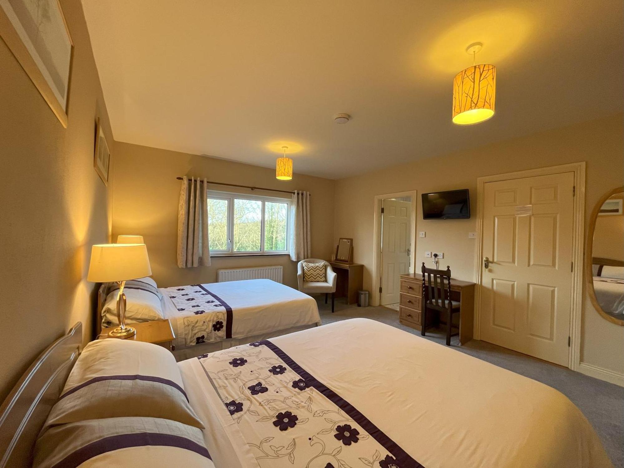 Pk Lodge Bed And Breakfast Скибберин Экстерьер фото
